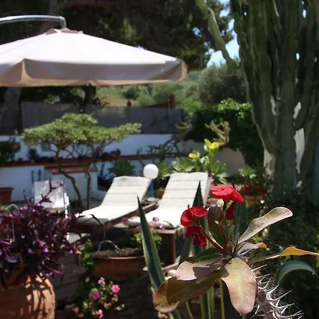 Cetta Panzió San Leone