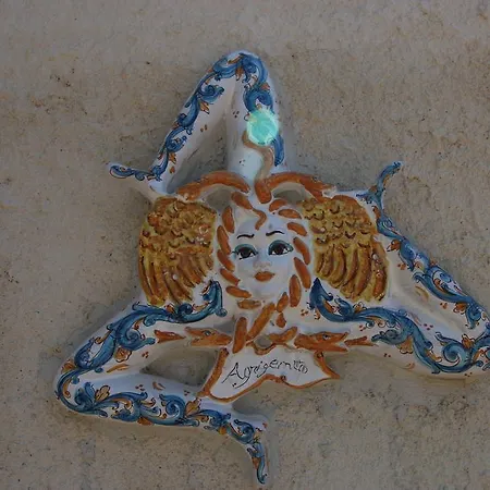 Cetta לינה וארוחת בוקר 3*